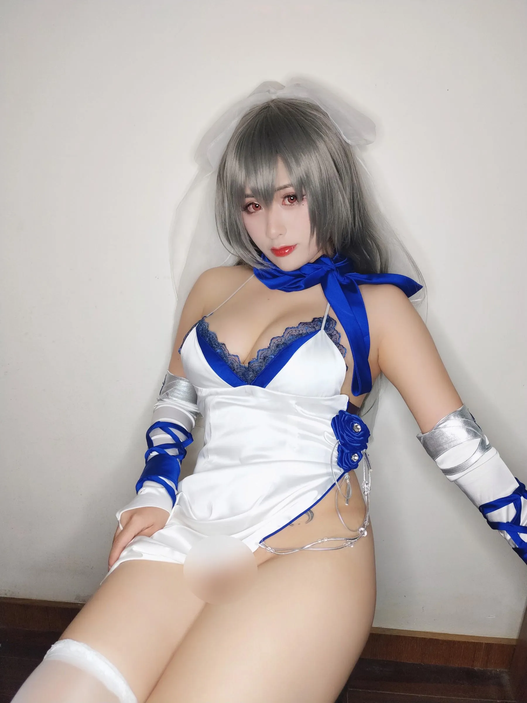 柘烟Zuken – NO.09 路易九世礼服自拍 [39P]插图6